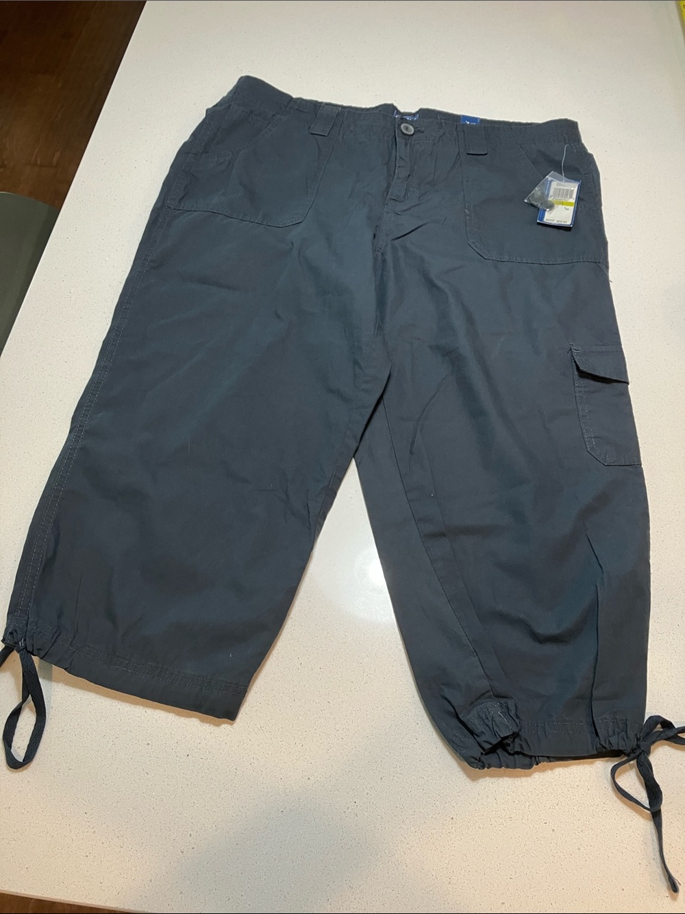 Izod Dark Navy Capris with Cargo Pocket size 14